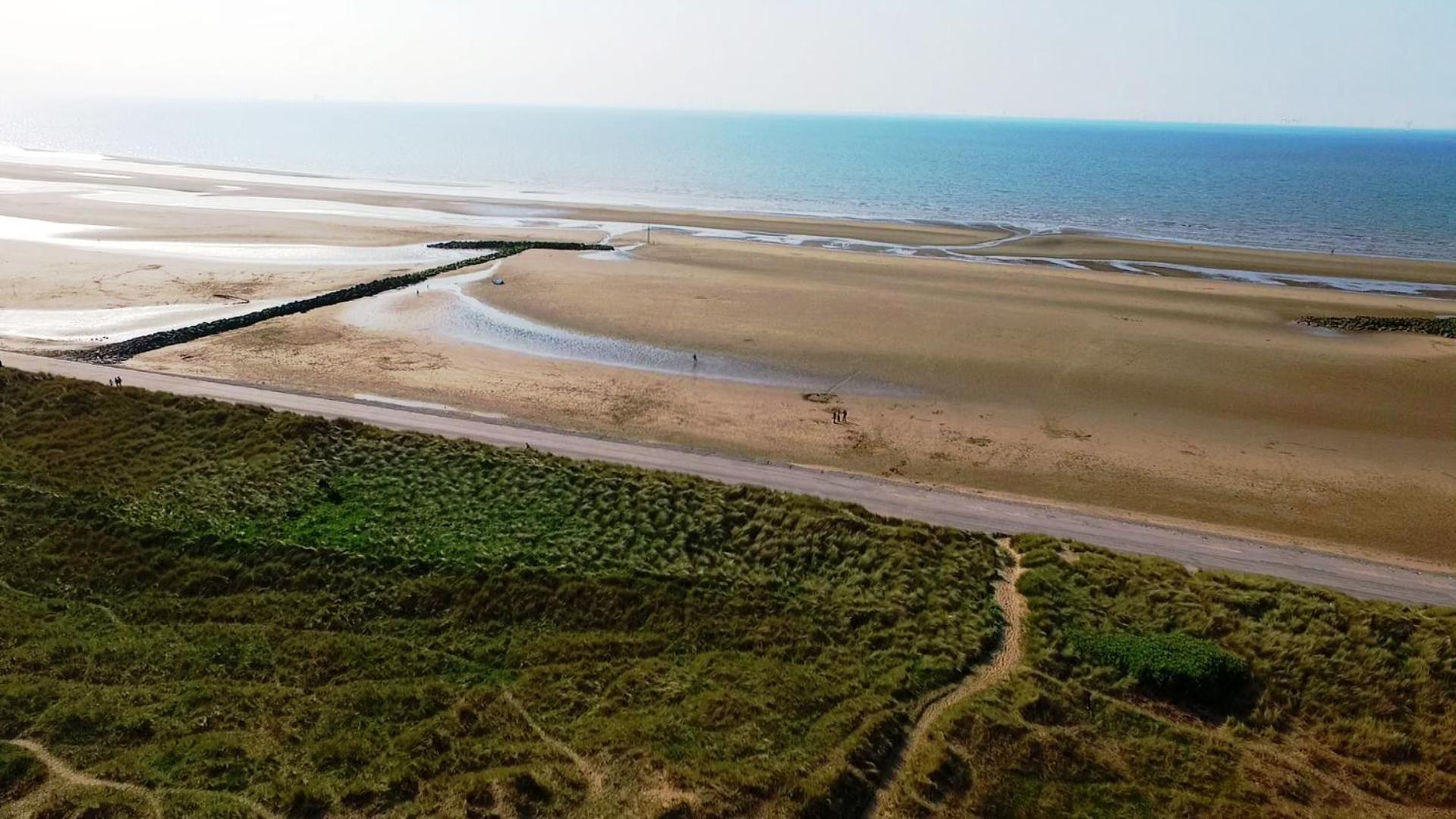 Ffrith Beach Glamping With Hot Tub Hotel Prestatyn Eksteriør billede