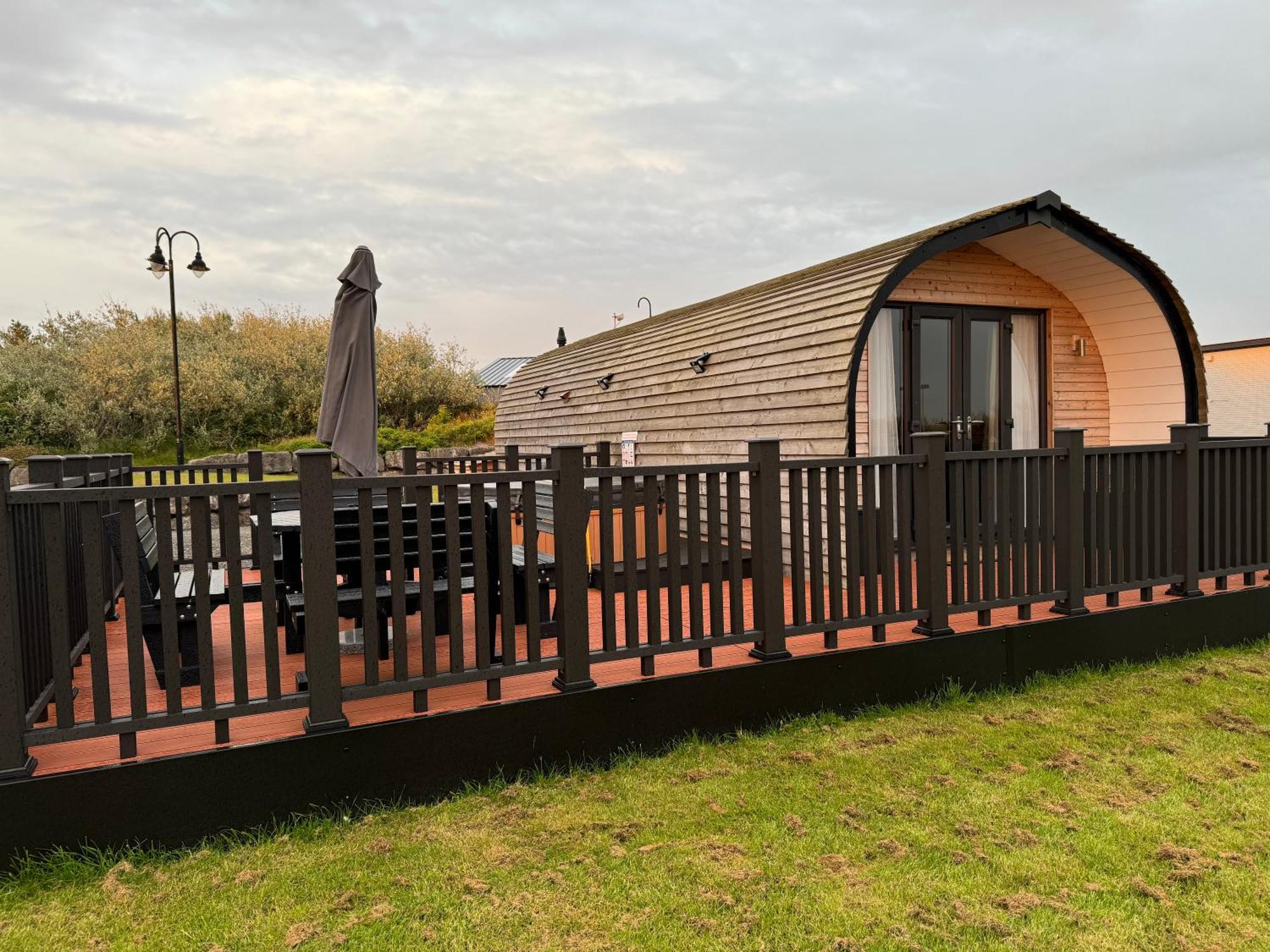 Ffrith Beach Glamping With Hot Tub Hotel Prestatyn Eksteriør billede