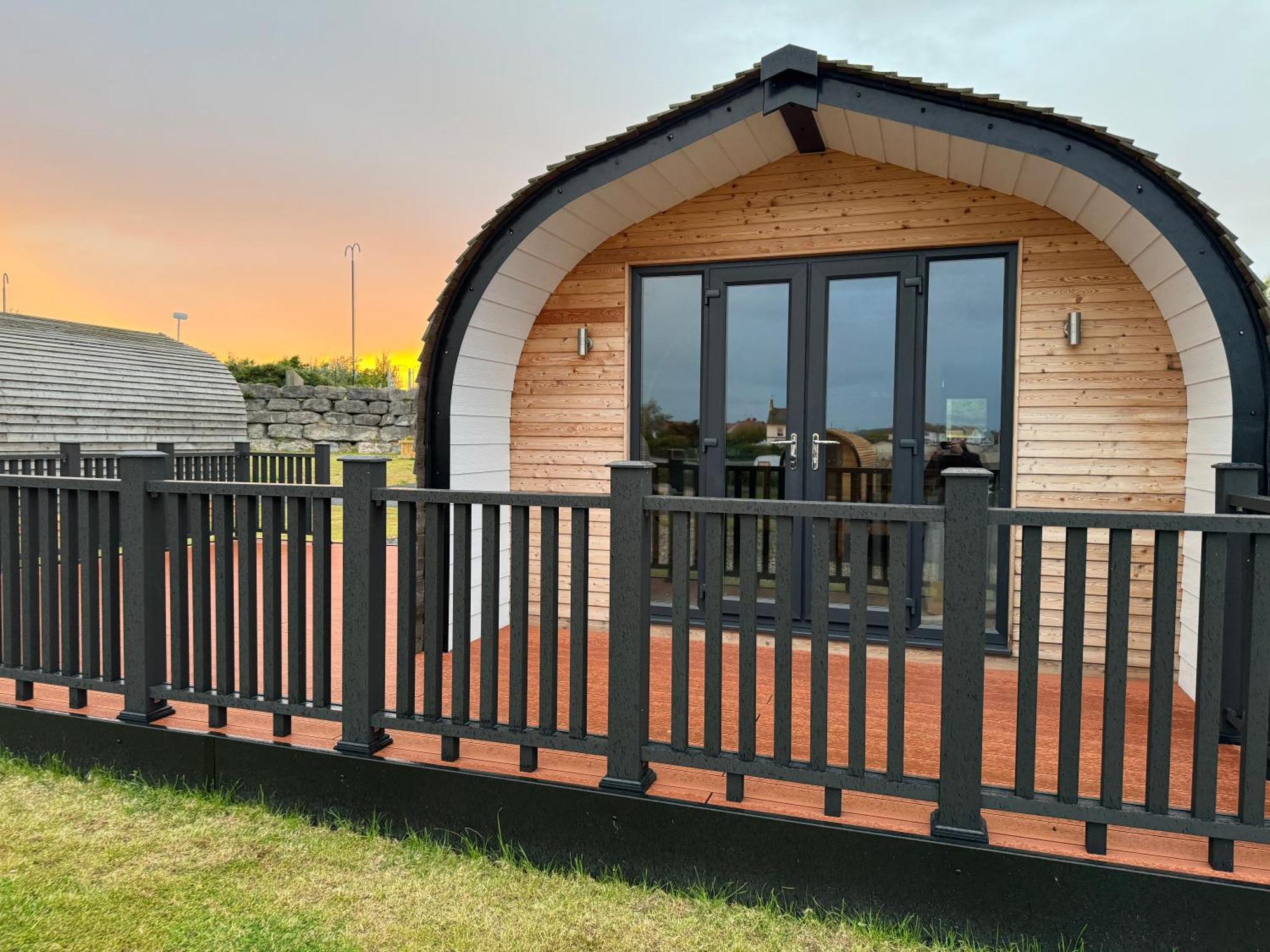 Ffrith Beach Glamping With Hot Tub Hotel Prestatyn Eksteriør billede